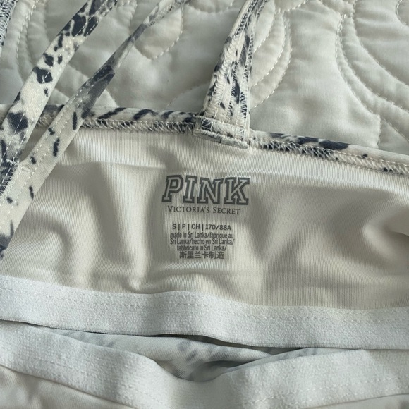 Victoria Secrets Pink Small padded workout top - Picture 3 of 6
